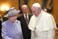 La Regina in lilla incontra Papa Francesco