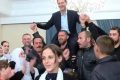 Assad portato in trionfo dai drusi