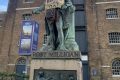 Il Museum of London approva il vandalismo contro le statue come parte di un "processo di disapprendimento"