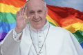 La coppia gay presa a modello da Papa Francesco sostiene che "la madre è solo un concetto antropologico"